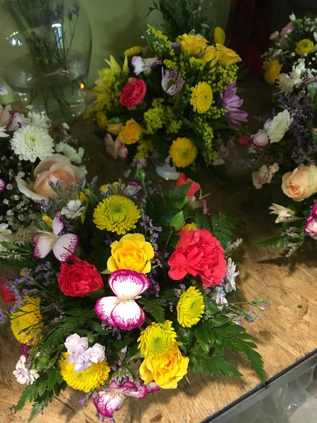 Summerhill Florist | 3 Kingsland Way SE, Airdrie, AB T4A 0A4, Canada | Phone: (403) 948-4422