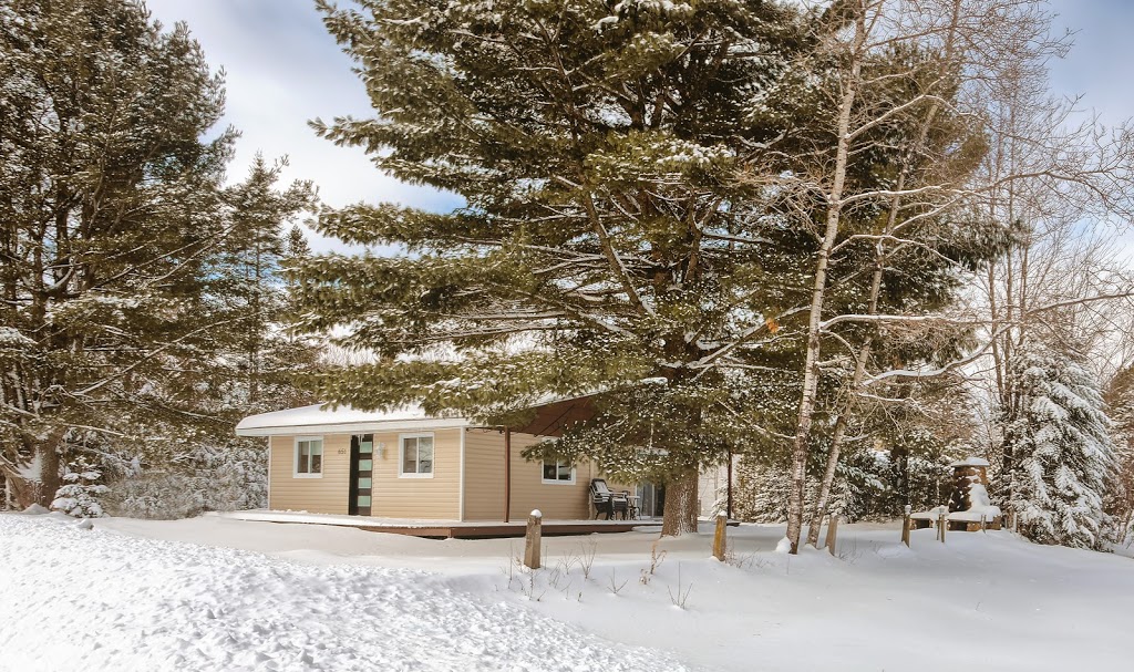 Jax Cottage | 651 Rue des Mélèzes, Saint-Raymond, QC G3L 2G2, Canada | Phone: (819) 817-0566
