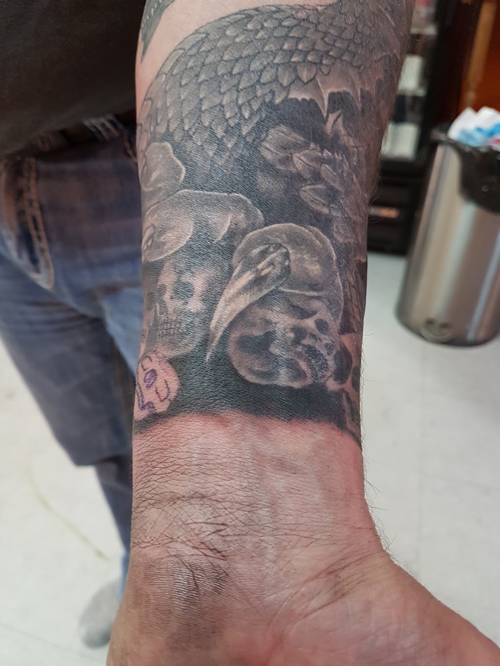 Juicy Quill Tattoo | 5013 48 St, Stony Plain, AB T7Z 1L8, Canada | Phone: (780) 968-0465