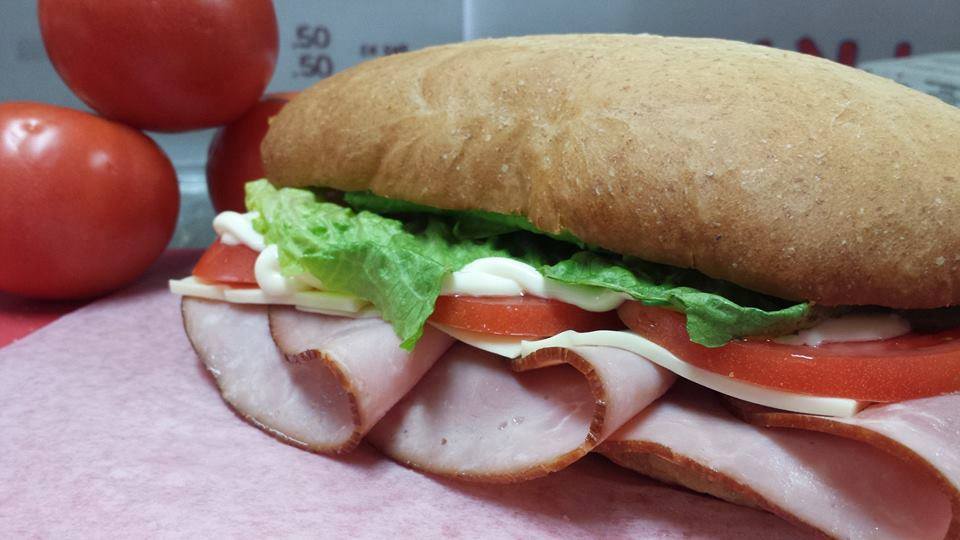 Dépanneur Snack Shack | 9641 Bd Lasalle, LaSalle, QC H8R 2N6, Canada | Phone: (514) 365-9229