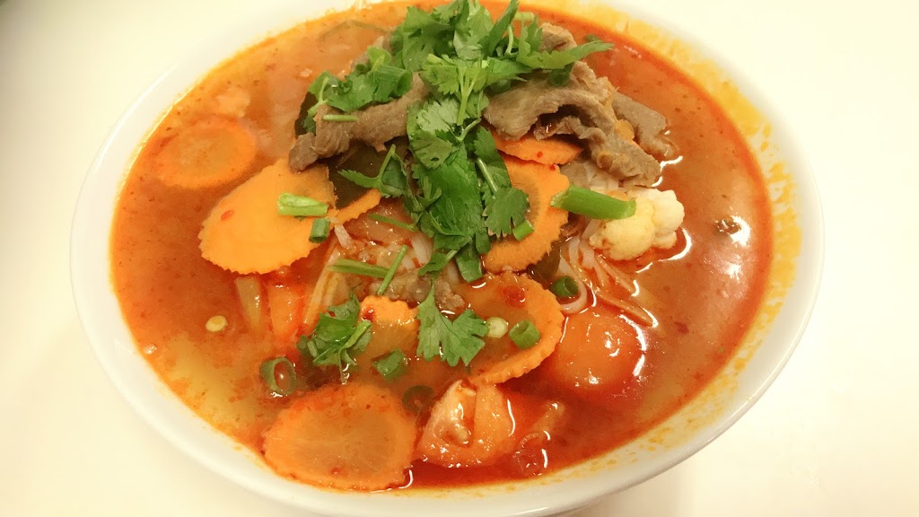 Tom Yum Thai Restaurant | 233 Regent Ave W, Winnipeg, MB R2C 2L6, Canada | Phone: (204) 414-9144