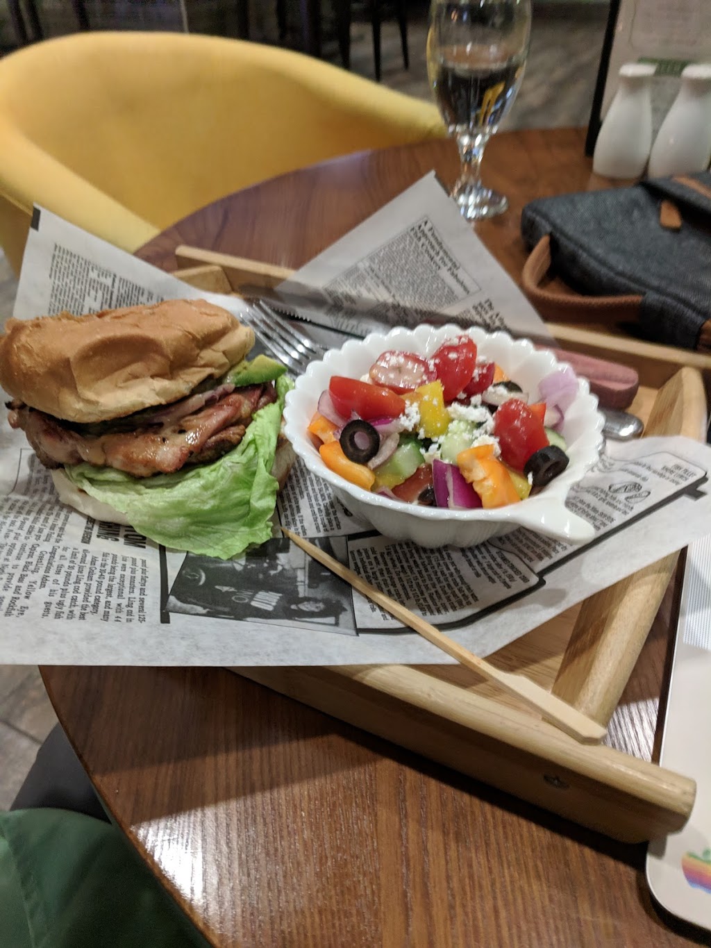 The Willow Grill & Bar | 8016 Sparrow Dr, Leduc, AB T9E 8B7, Canada | Phone: (780) 769-0188