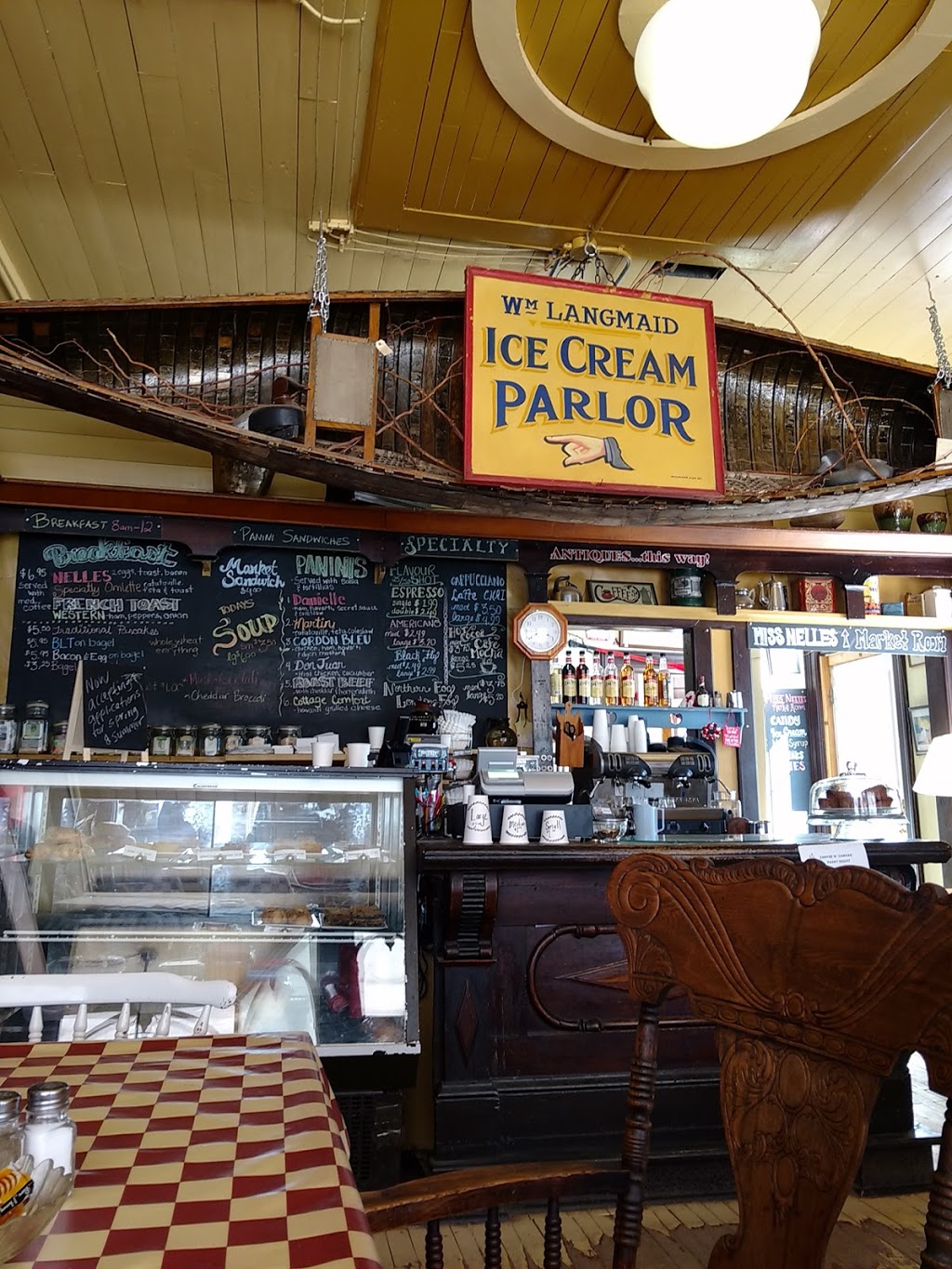 Miss Nelles Antiques & Cafe | 2 Bay St, Baysville, ON P0B 1A0, Canada | Phone: (705) 767-2181