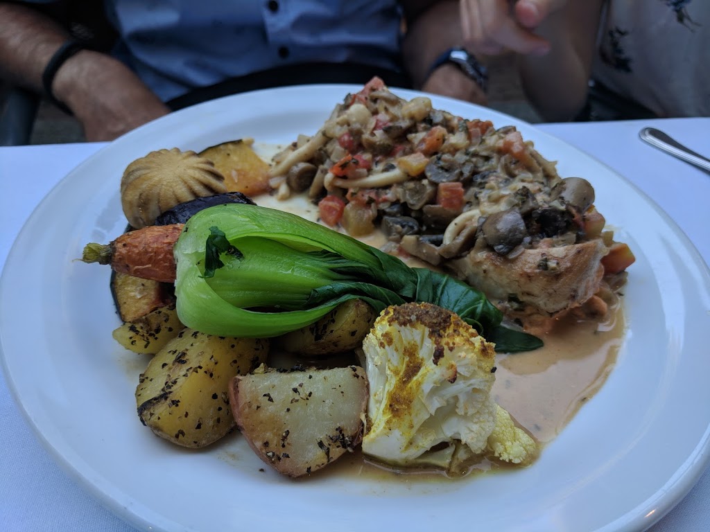 Farm Table Inn | 6755 Cowichan Lake Rd, Lake Cowichan, BC V0R 2G0, Canada | Phone: (250) 932-3205