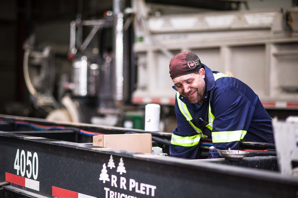 Plett Truck & Trailer Repair | 19675 98 Ave, Langley City, BC V1M 2X5, Canada | Phone: (604) 546-0616