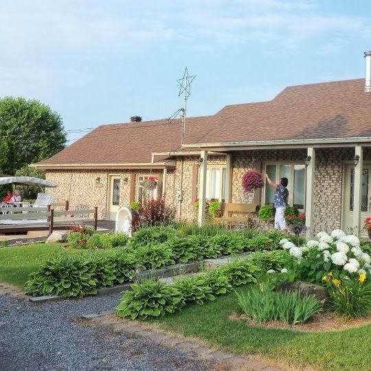 Residence Villa Soleil | 1100 Ch Archambault, Crabtree, QC J0K 1B0, Canada | Phone: (450) 754-1148
