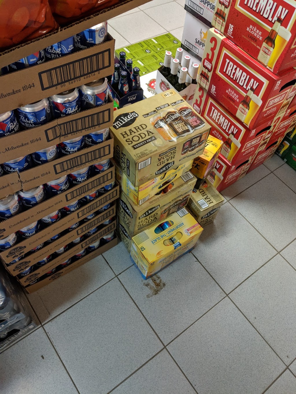 Marché Monchoix | 6 Chemin des Lilas, Sainte-Anne-des-Lacs, QC J0R 1B0, Canada | Phone: (450) 224-5335