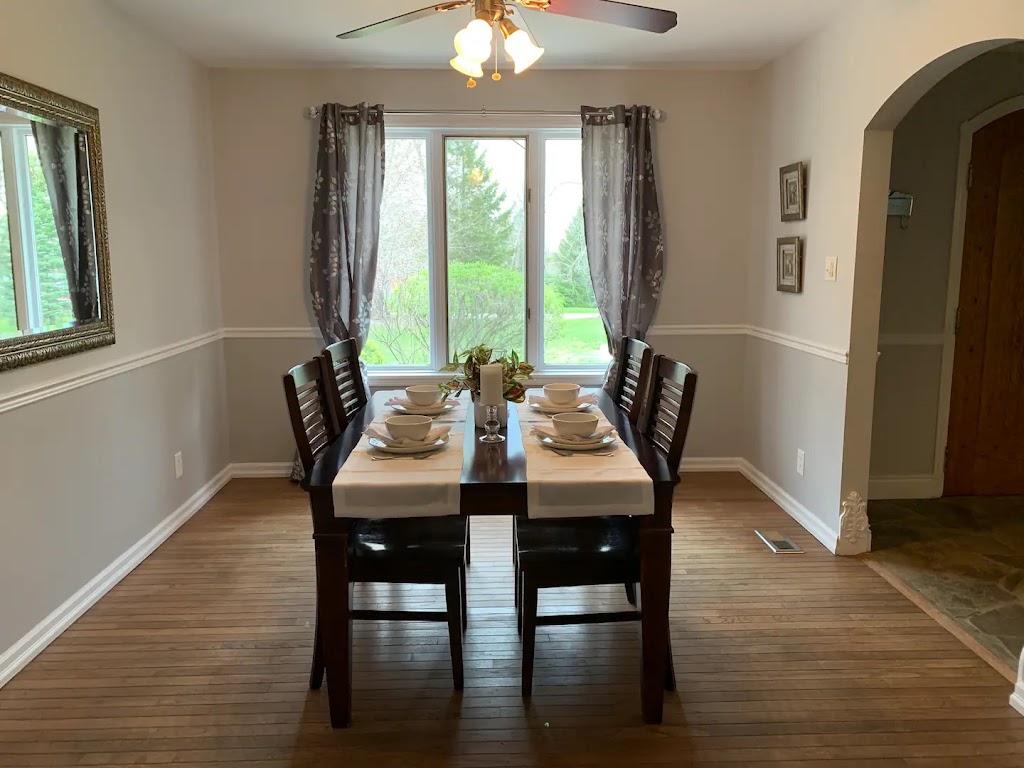 Tudor Pines Bed and Breakfast | 21400 Brunon Ave, Seagrave, ON L0C 1G0, Canada | Phone: (905) 922-5526