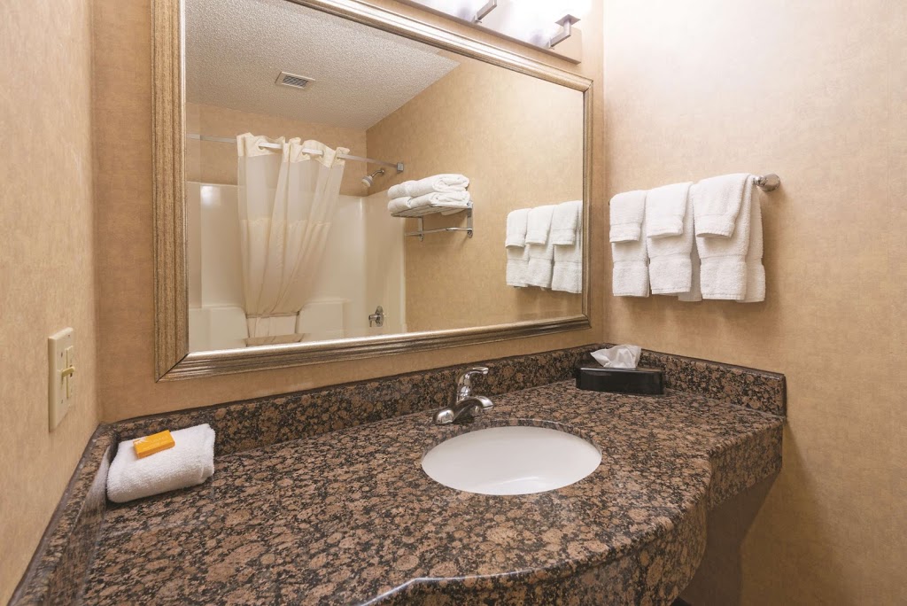 La Quinta Inn by Wyndham Buffalo Airport | 6619 Transit Rd, Williamsville, NY 14221, USA | Phone: (716) 633-1011