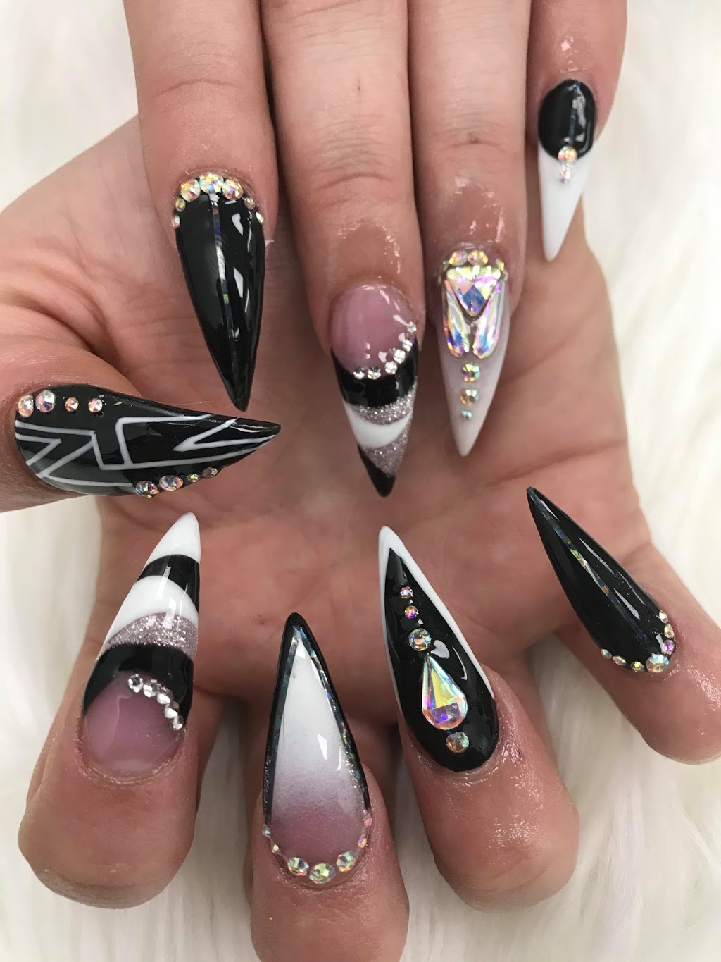 LE NAILS | 224 Glenridge Ave Unit 7, St. Catharines, ON L2T 3J9, Canada | Phone: (905) 684-0460