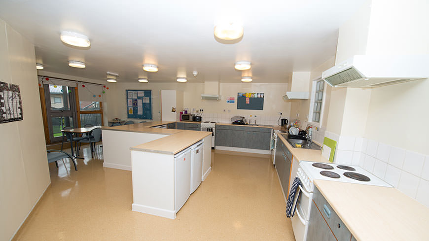 Moon University | 477 Rue Saint-Louis, Gatineau, QC J8P 8B3, Canada | Phone: (581) 700-0056