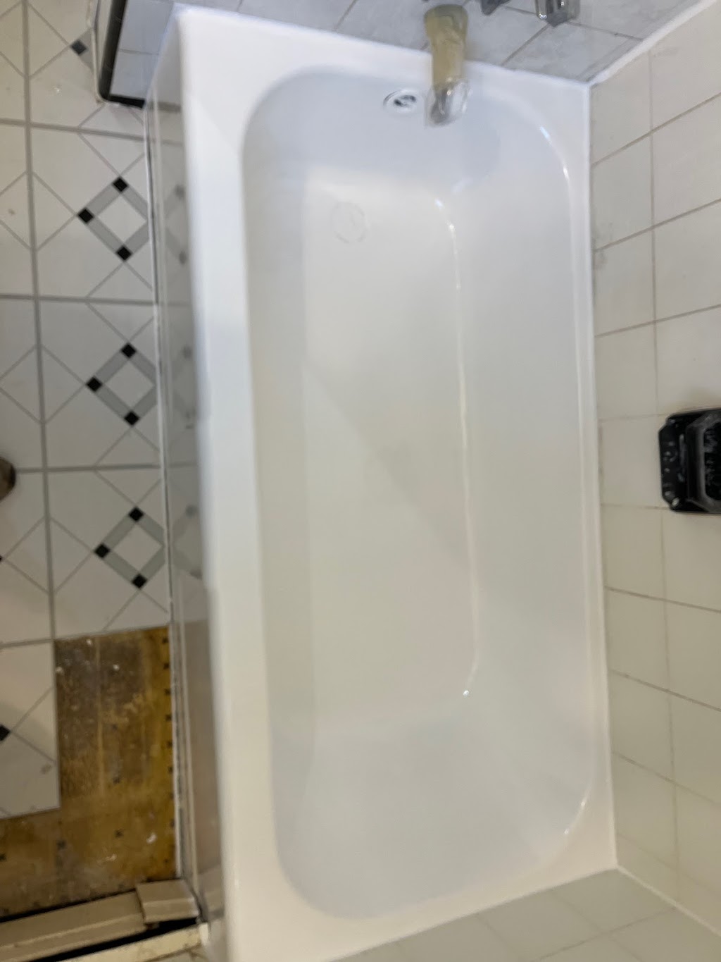 Mr ShineTub Reglazing | 2568 William Jackson Dr, Pickering, ON L1X 0E5, Canada | Phone: (416) 821-5513