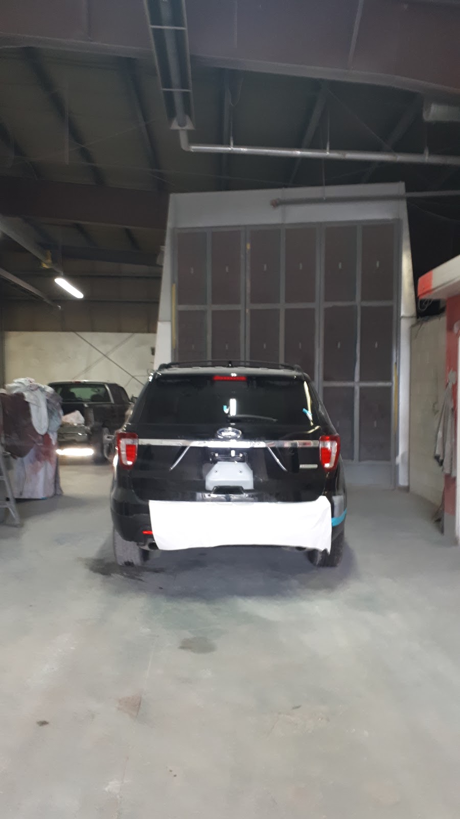 Justus Auto Body | 121 Duff St, Kingston, ON K7K 2L6, Canada | Phone: (613) 548-9449