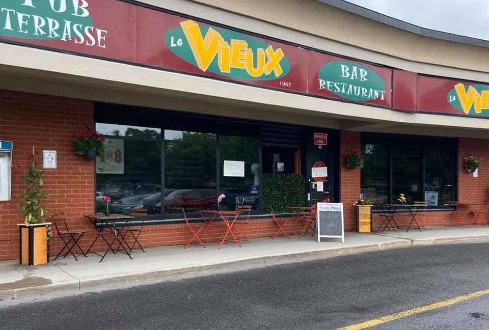 Pub Le Vieux | 650 Bd du Fort-Saint-Louis, Boucherville, QC J4B 1S9, Canada | Phone: (450) 655-9117