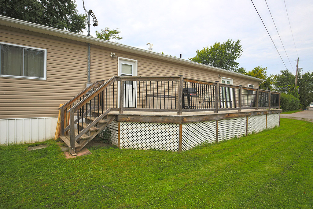 Cara Siska, Royal Lepage NRC Realty | 36 Main St E, Grimsby, ON L3M 1M9, Canada | Phone: (905) 537-3930