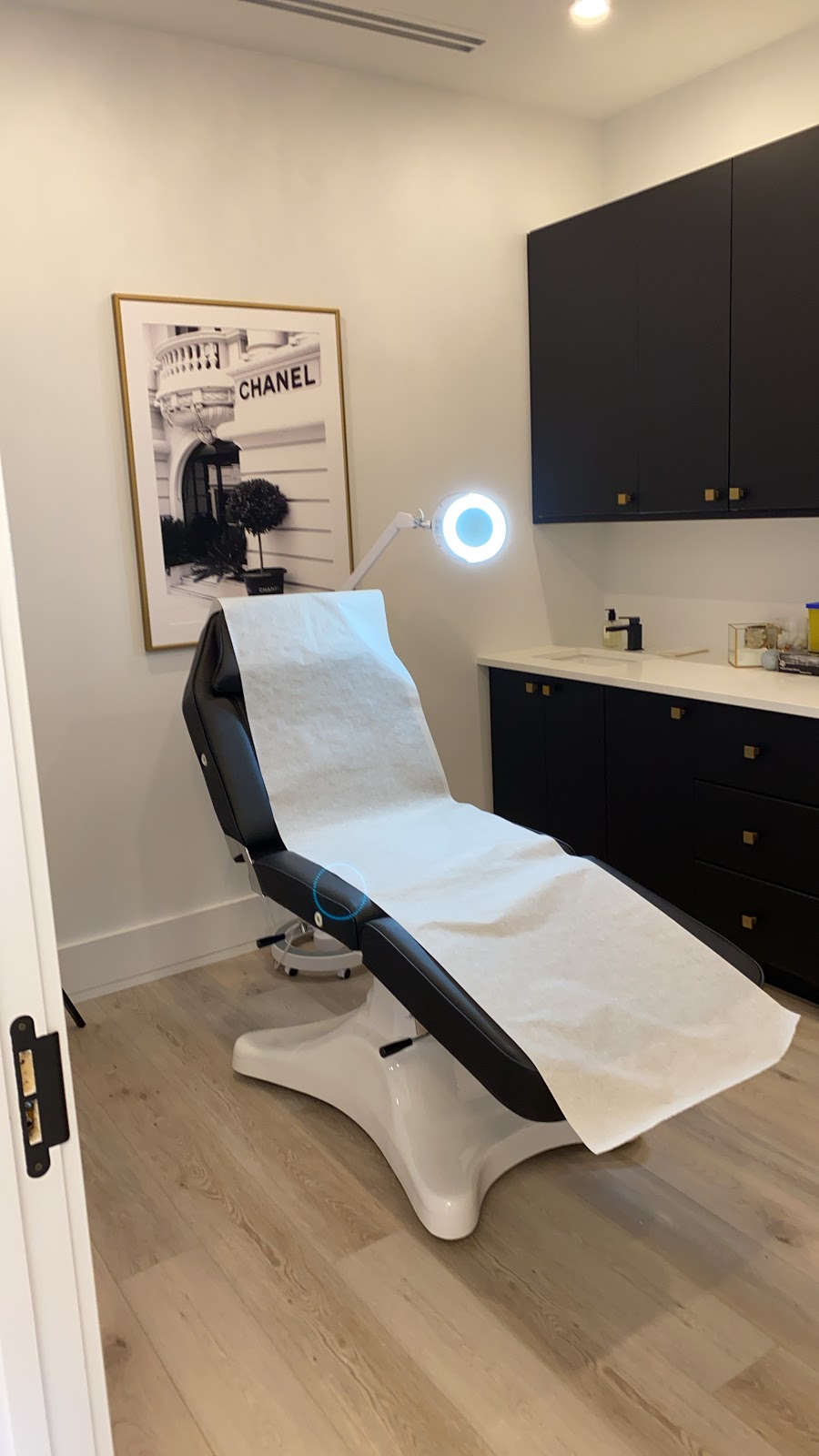 the pür glow Medical Spa | 2460 Neyagawa Blvd, Oakville, ON L6H 7P4, Canada | Phone: (289) 725-0934