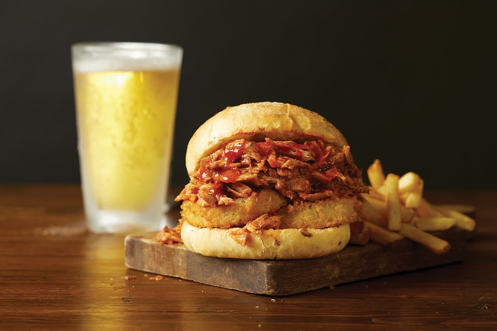 Chucks Roadhouse Bar & Grill | 877 Talbot St Unit #1, St Thomas, ON N5P 1E5, Canada | Phone: (519) 633-4955