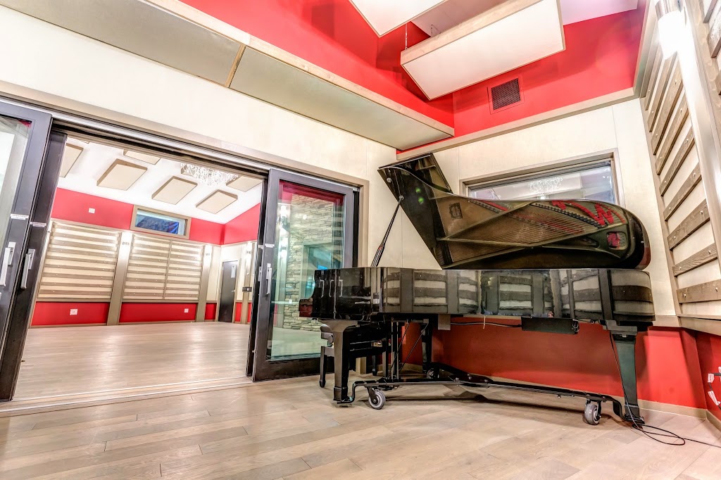 OCL Studios | 273152 TWP 240, Chestermere, AB T0J 1X0, Canada | Phone: (403) 921-0429