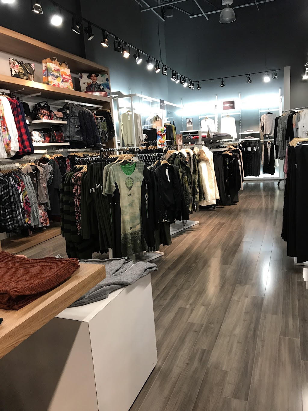 Tokkad | 3333 Rue du Carrefour, Québec, QC G1C 5R9, Canada | Phone: (418) 977-6070