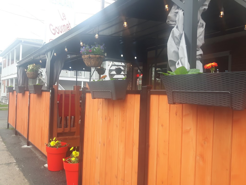 Le Gourmet | 33 Rue Saint Jacques O, Princeville, QC G6L 5E6, Canada | Phone: (819) 364-3939