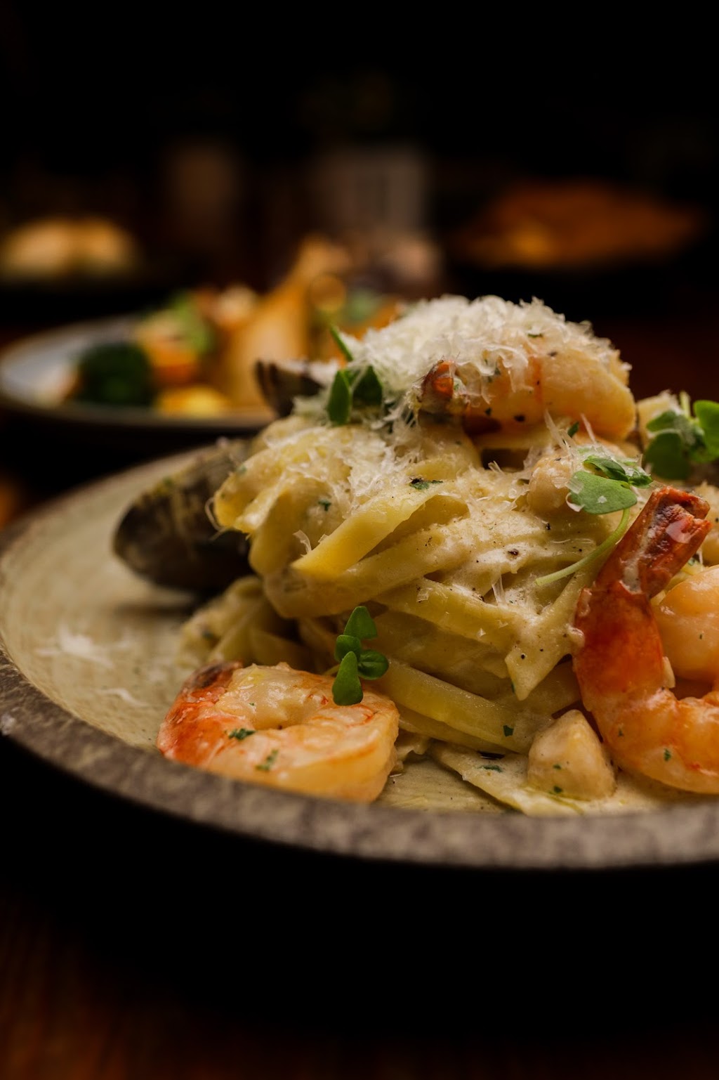 The Hills Restaurant and Lounge | 16900 4 Ave, Surrey, BC V3S 9P6, Canada | Phone: (604) 200-9132