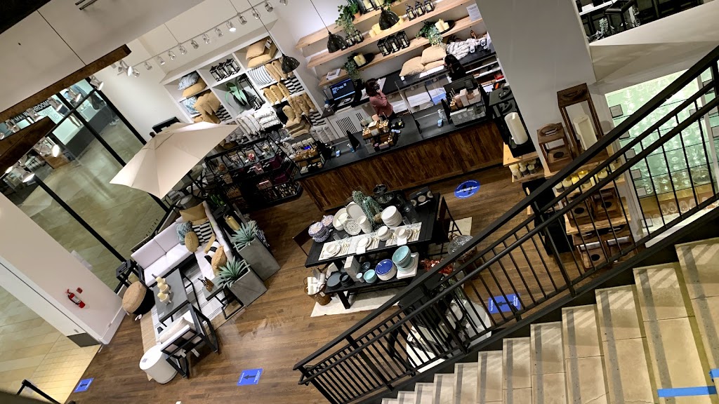 Pottery Barn | 3401 Dufferin St #215, North York, ON M6A 2T9, Canada | Phone: (416) 785-1233
