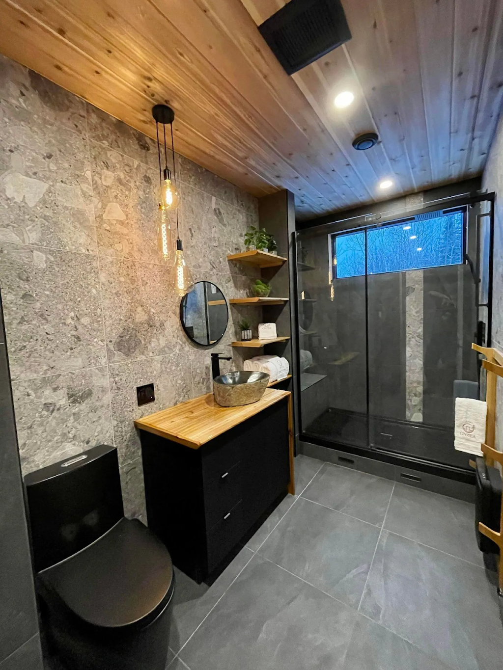 ONNEA - Hébergement & Spa | 46 Chem. Pierre-Perreault, Petite-Rivière-Saint-François, QC G0A 2L0, Canada | Phone: (418) 208-5029
