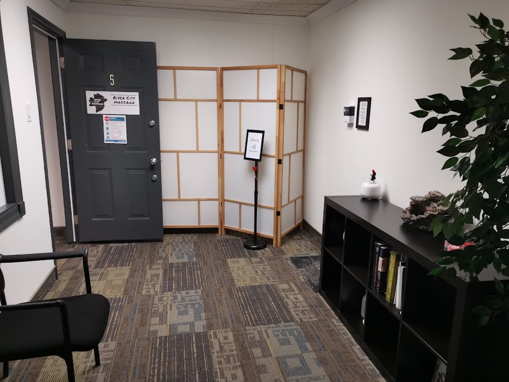 River City Massage - Darris Gross RMT | 301 Nassau St N Unit LL05, Winnipeg, MB R3L 2J5, Canada | Phone: (431) 800-4949