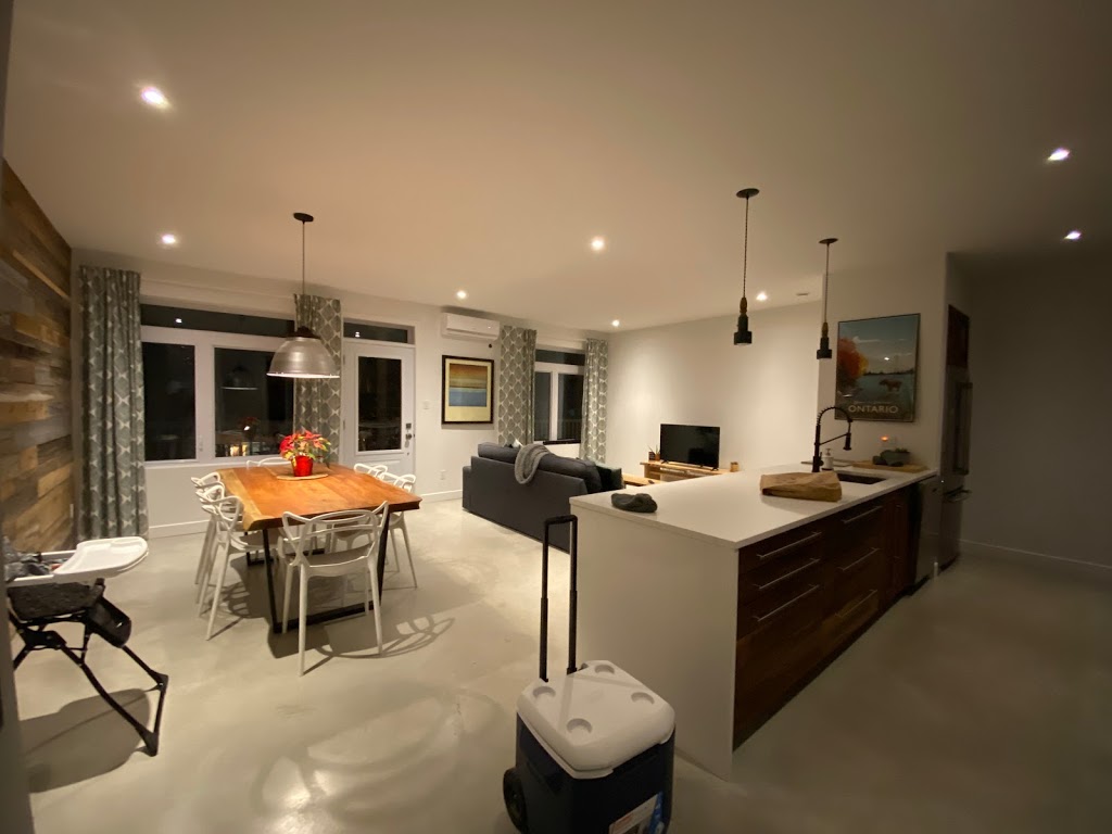 Hôtel-Appartements de la Gare | 1357 Rue de la Sapinière, Val-David, QC J0T 2N0, Canada | Phone: (438) 345-2883