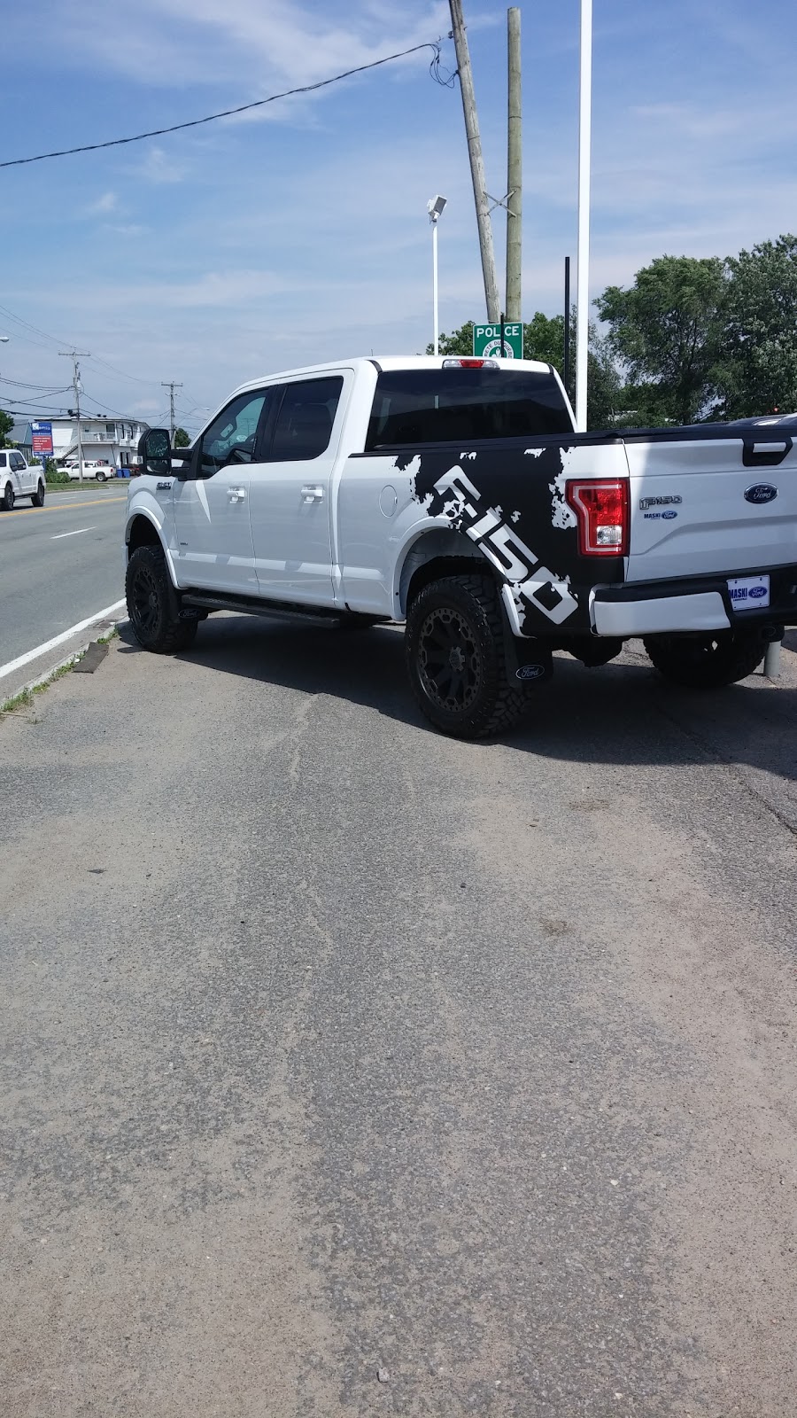 Maski Ford Division Trois Rivières Ford | 640 Boulevard Saint Laurent E, Louiseville, QC J5V 1H9, Canada | Phone: (819) 228-9448
