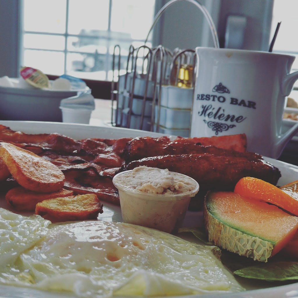 Resto Bar Hélène | 9030, rue de la Montagne, Valcourt, QC J0E 2L0, Canada | Phone: (450) 532-3575