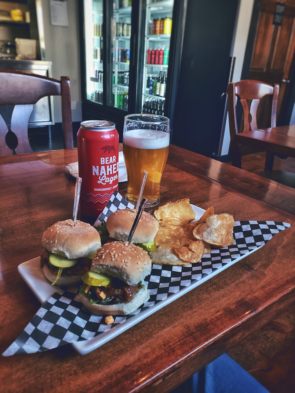Taphouse Craft Beer + Kitchen | 34 Mill St, Orangeville, ON L9W 2M3, Canada | Phone: (519) 940-3395