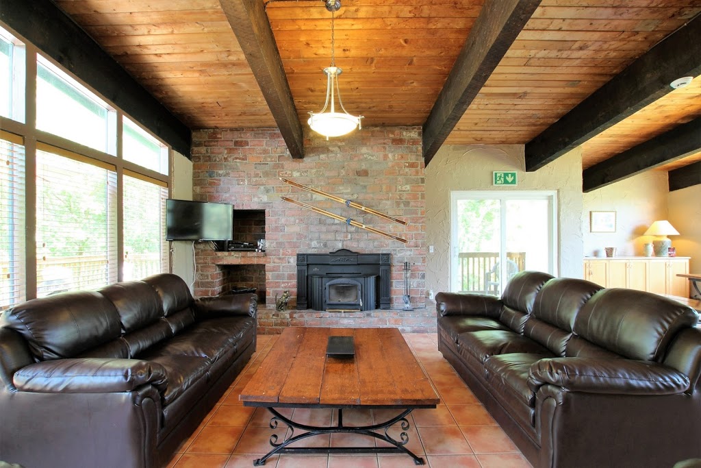 Lopes Chalets - Year Round Chalet Rentals at Blue Mountain | 122 Birch View Trail, The Blue Mountains, ON L9Y 0M2, Canada | Phone: (416) 473-5002