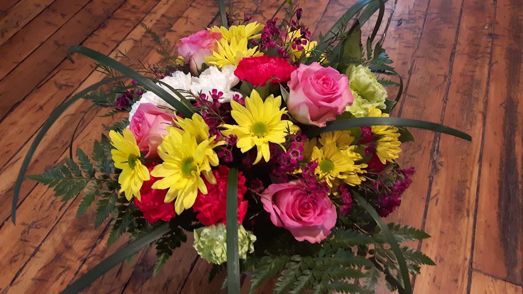 Bunches of Blooms Flower Studio | 2449 Crossland Rd, Phelpston, ON L0L 2K0, Canada | Phone: (705) 305-4359