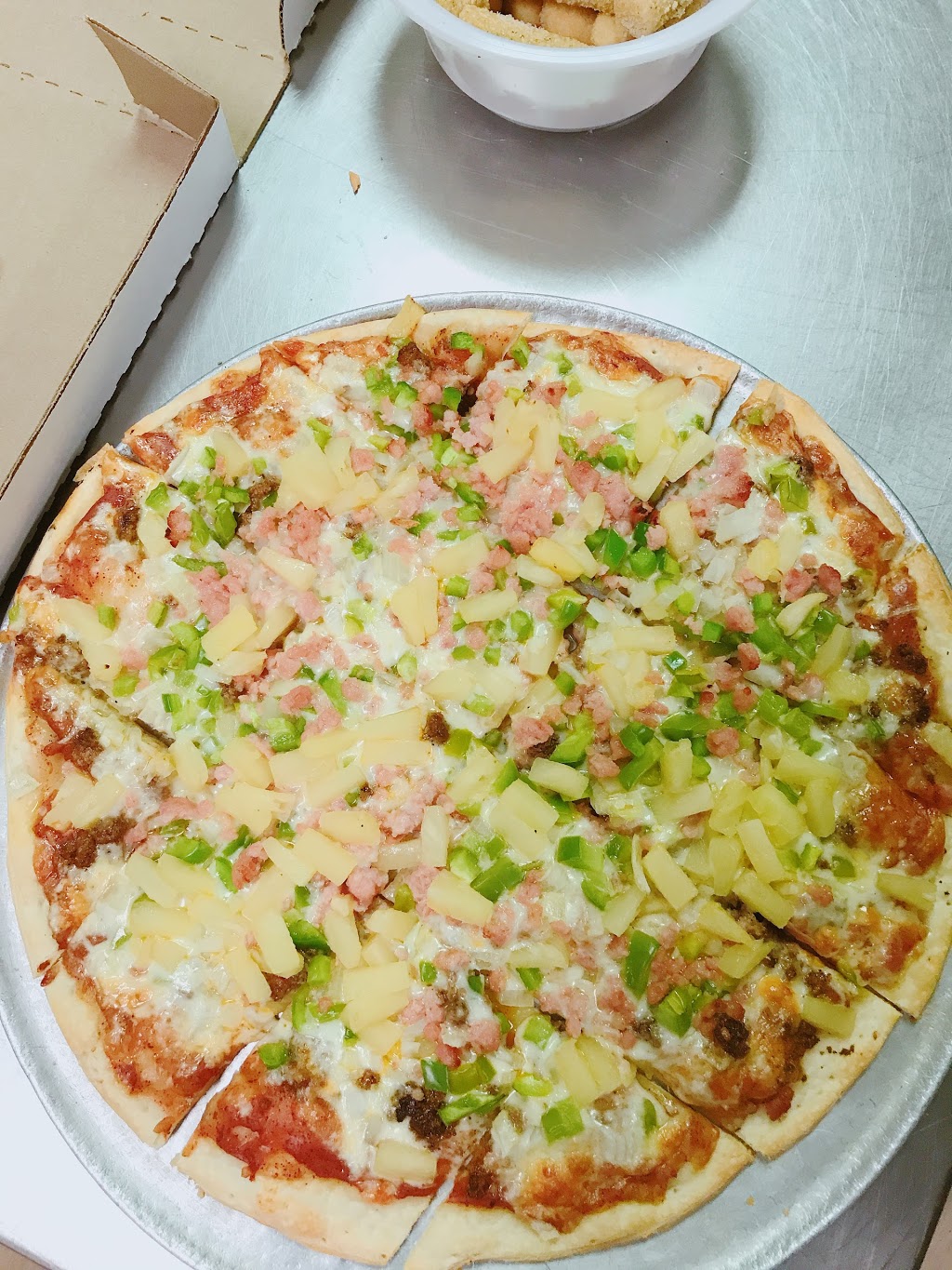 Niakwa Pizza•McLeod | 921 McLeod Ave #1, Winnipeg, MB R2G 0Y4, Canada | Phone: (204) 661-8088