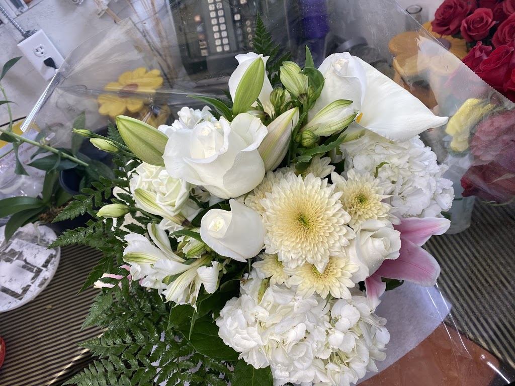 Canada Florist Burnaby | 4726 Canada Way, Burnaby, BC V5G 1L2, Canada | Phone: (604) 298-0522