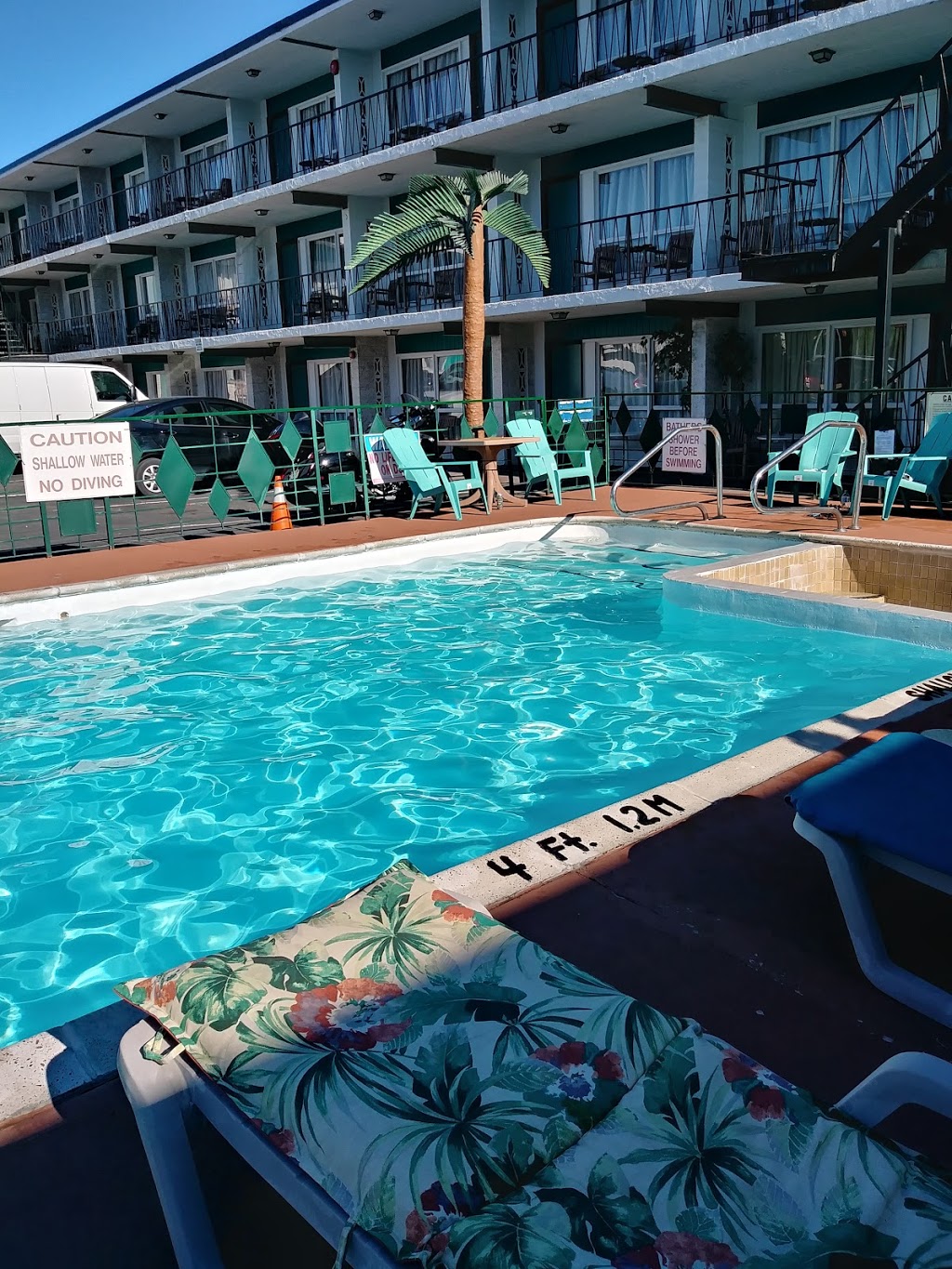 Rainbow Motor Inn | 5581 Murray St, Niagara Falls, ON L2G 2J6, Canada | Phone: (905) 358-9554