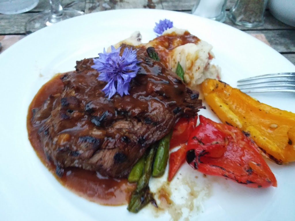 Auberge Ayers Cliff | 1087 Rue Main, Ayers Cliff, QC J0B 1C0, Canada | Phone: (819) 838-4277