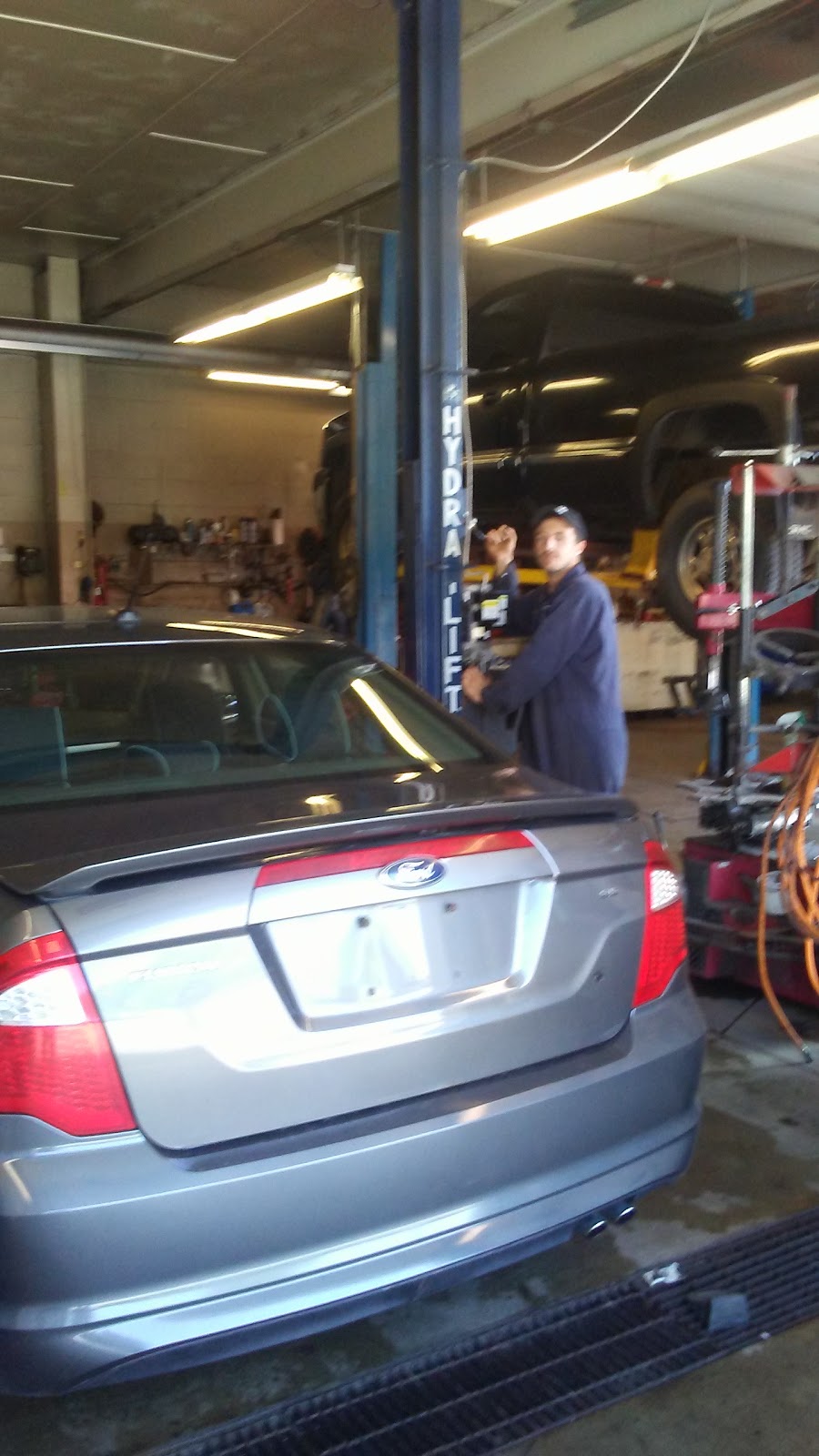 Sun City Auto Service | 55 Colborne St W, Orillia, ON L3V 2Y5, Canada | Phone: (705) 326-7713
