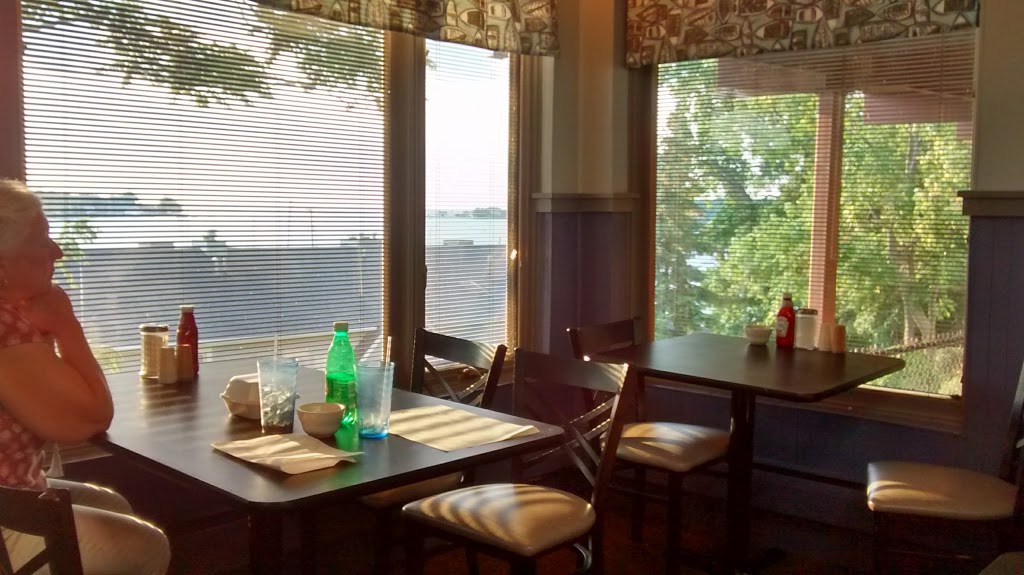 Youngstown Village Diner | 425 Main St, Youngstown, NY 14174, USA | Phone: (716) 745-9858