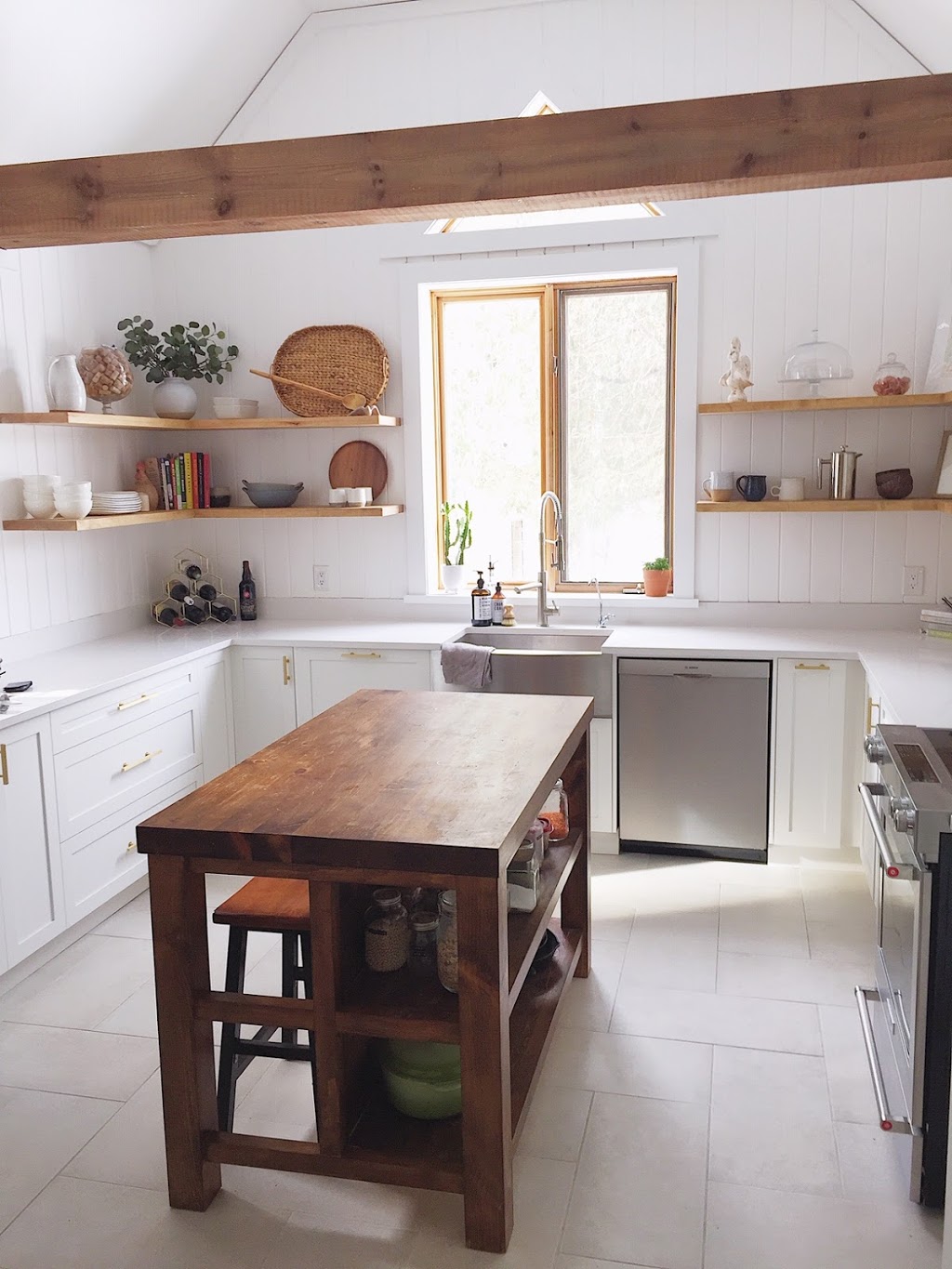 Laurysen Kitchens Ltd | 2415 Carp Rd, Stittsville, ON K2S 1B3, Canada | Phone: (613) 836-5353