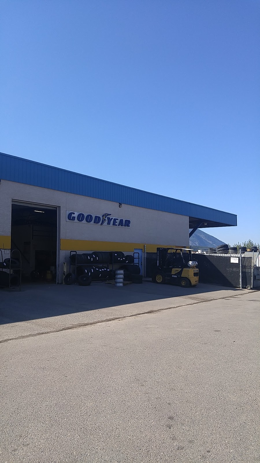 Fountain Tire | 1371A 10 Ave SW, Salmon Arm, BC V1E 1T2, Canada | Phone: (250) 832-1123