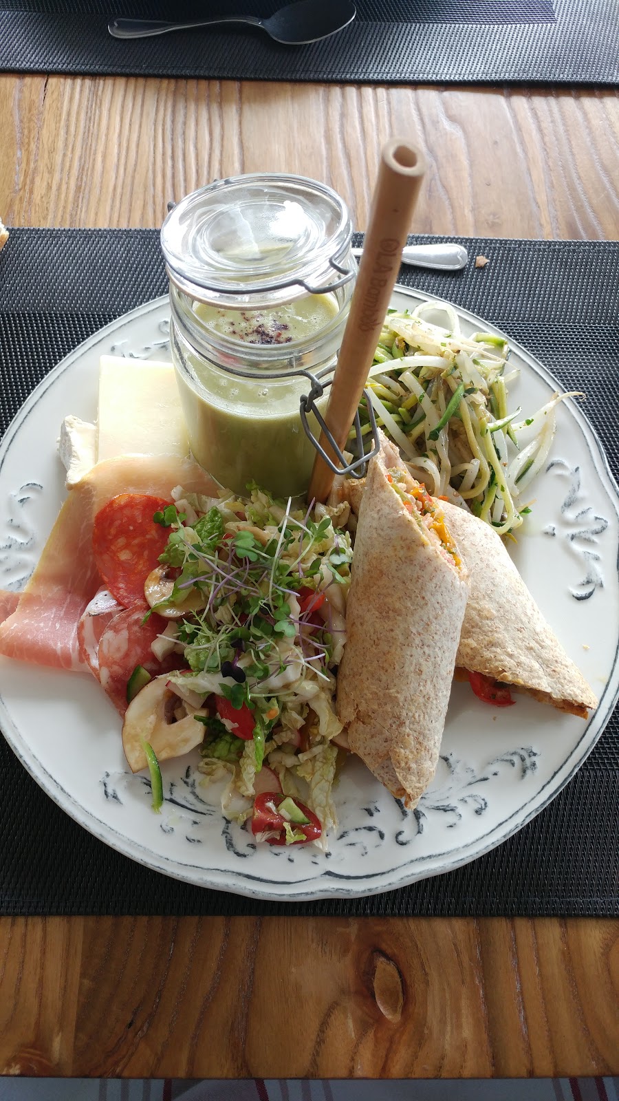 En Faim Chez Nous | 6220 Rue Morin, Val-Morin, QC J0T 2R0, Canada | Phone: (819) 320-0441