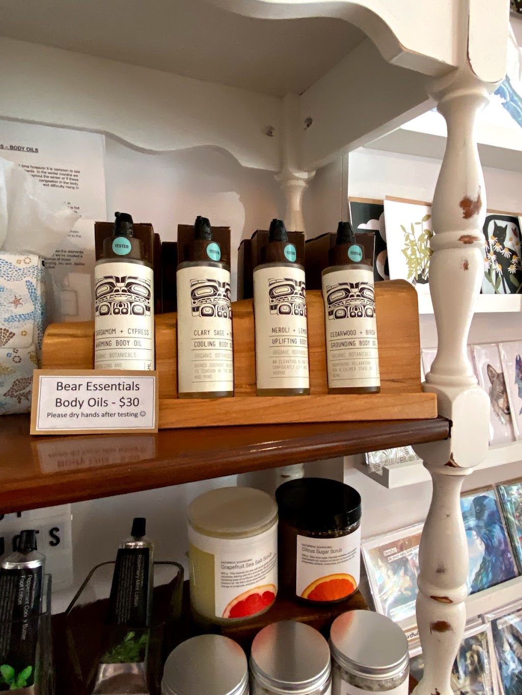 Neck of the Woods General Store | 28 Roberts St, Ladysmith, BC V9G 1A1, Canada | Phone: (250) 924-1282