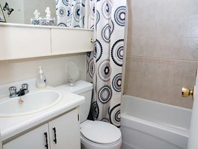 Prince Court | 156 Fitch St, Welland, ON L3C 5R7, Canada | Phone: (905) 735-6133