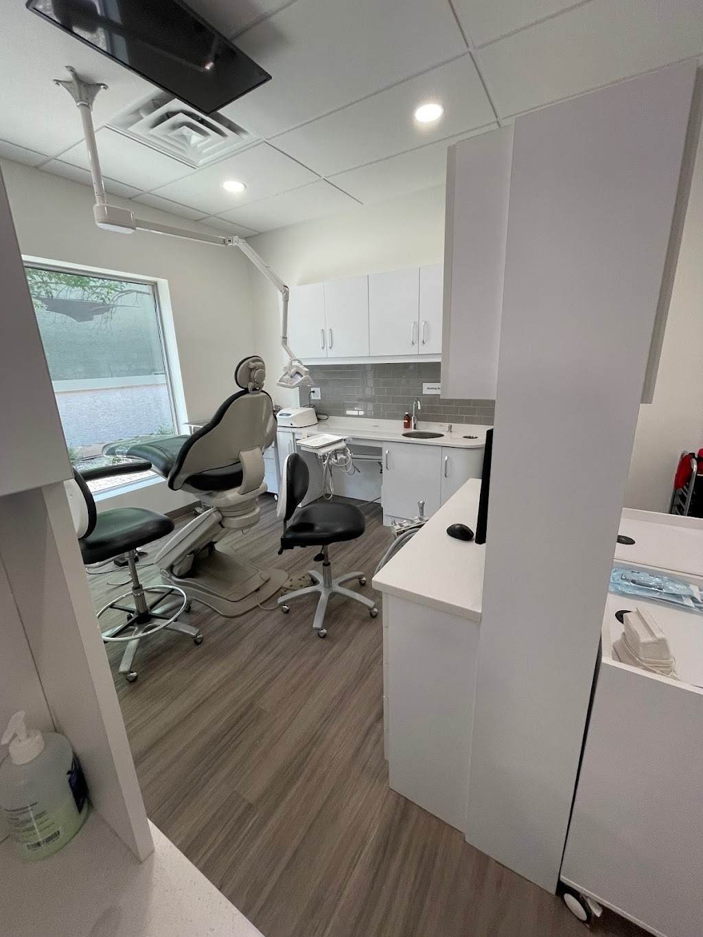 Renew Dental Family Dentistry | 1919 Sirocco Dr SW #420, Calgary, AB T3H 2Y3, Canada | Phone: (403) 283-6565