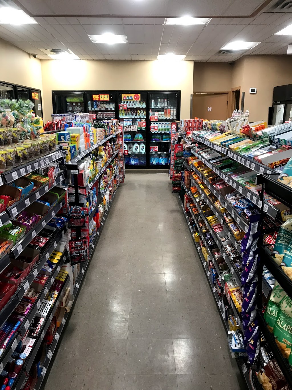 Macs | 421 Rideau St, Kemptville, ON K0G 1J0, Canada | Phone: (613) 258-2573