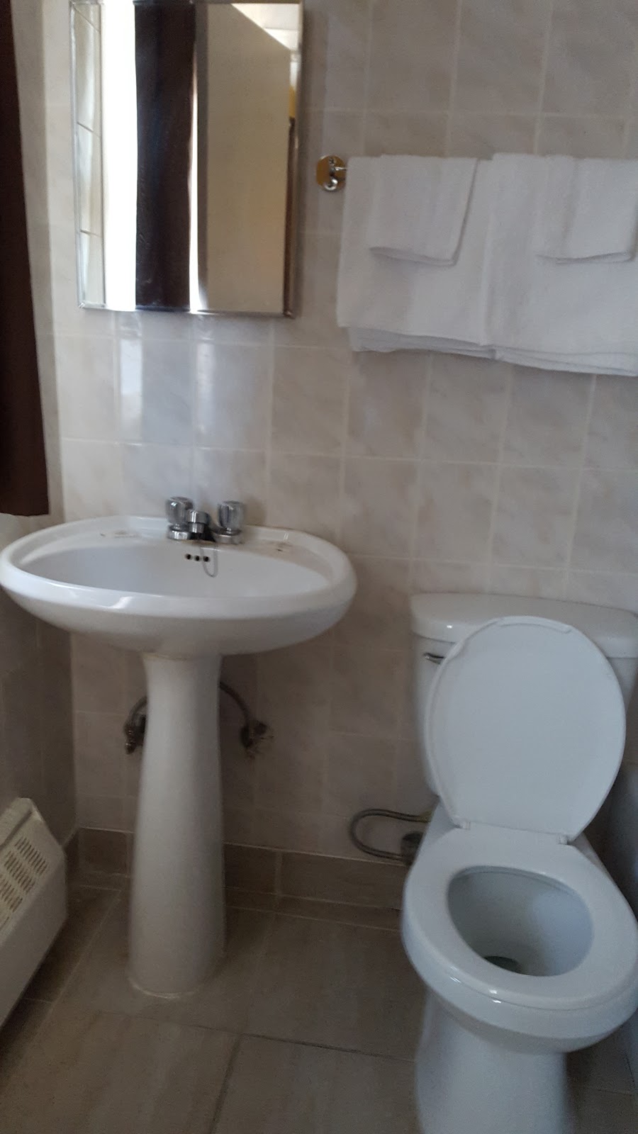 Motel St-Jacques | 1980 Westmore Ave, Montreal, QC H4B 1Z3, Canada | Phone: (514) 489-8611