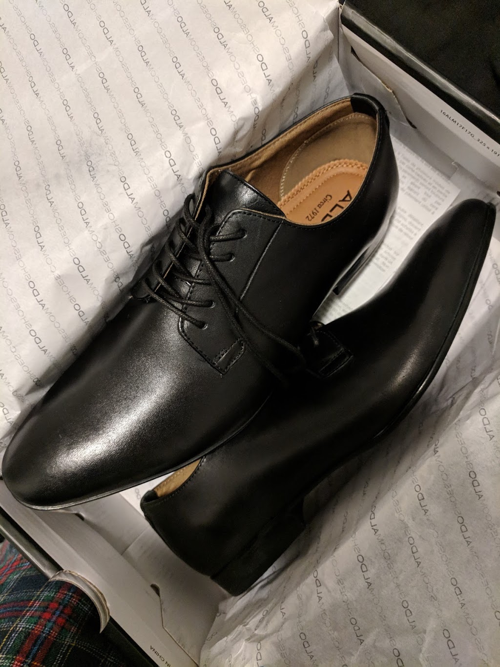 Aldo | 240 Leighland Ave #216, Oakville, ON L6H 3H6, Canada | Phone: (905) 338-9637