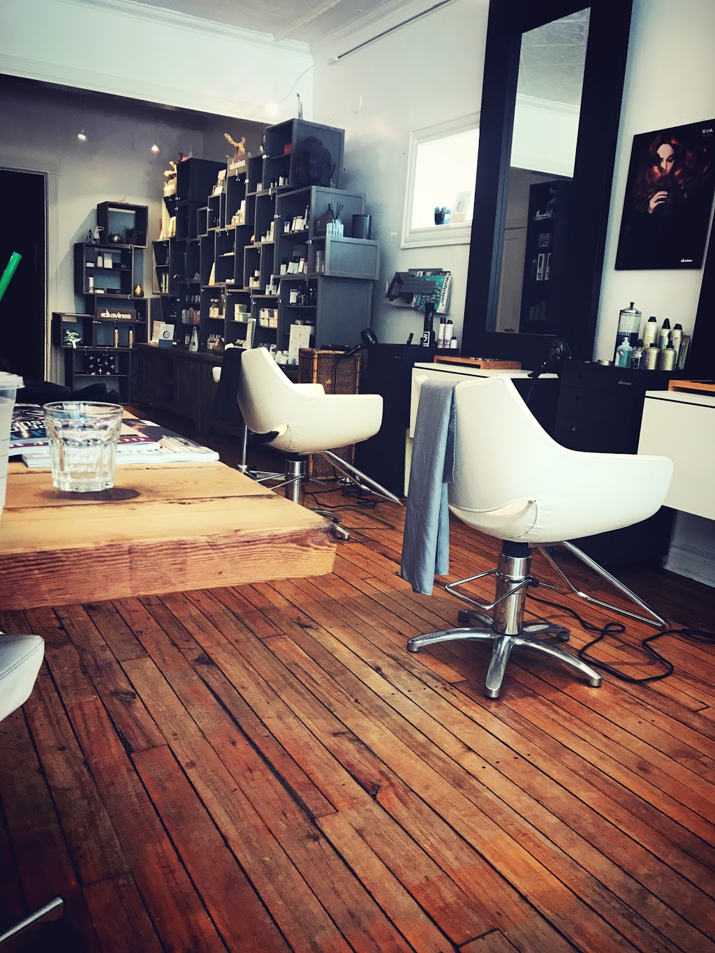 Felix & Ginger Salon | 1469 Queen St W, Alton, ON L7K 0E4, Canada | Phone: (519) 942-3110